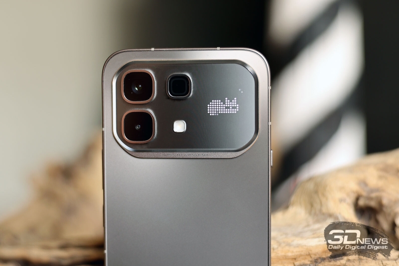 Обзор Infinix NOTE 60 Pro: смартфон с двумя экранами