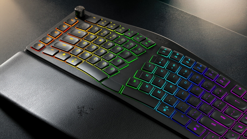 Razer выпустила клавиатуру Pro Type Ergo с двумя пробелами