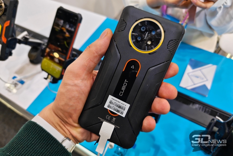 Репортаж со стенда Cubot на MWC 2026: самый маленький защищённый смартфон, модели побольше и другие доступные новинки