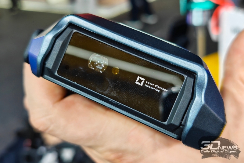 Репортаж со стенда Doogee на MWC 2026: концепт с ИИ-питомцем, неубиваемый смартфон с тепловизором и носимые гаджеты