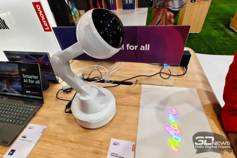 Робофон, модульный ноутбук, смартфон с прикуривателем и не только: чем удивила MWC 2026