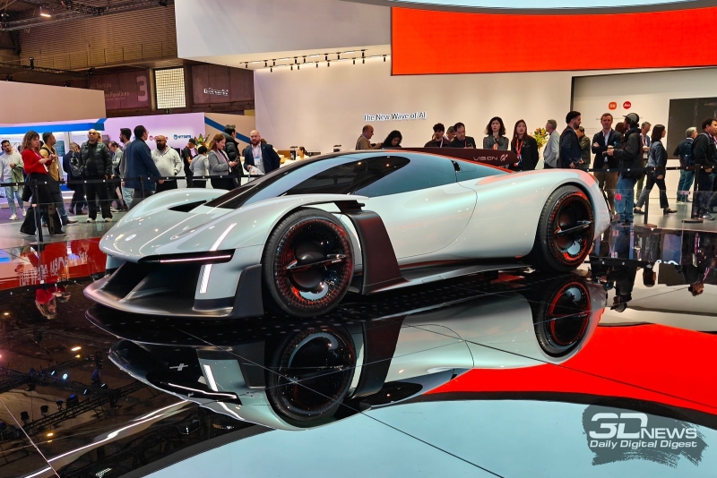 Робофон, модульный ноутбук, смартфон с прикуривателем и не только: чем удивила MWC 2026