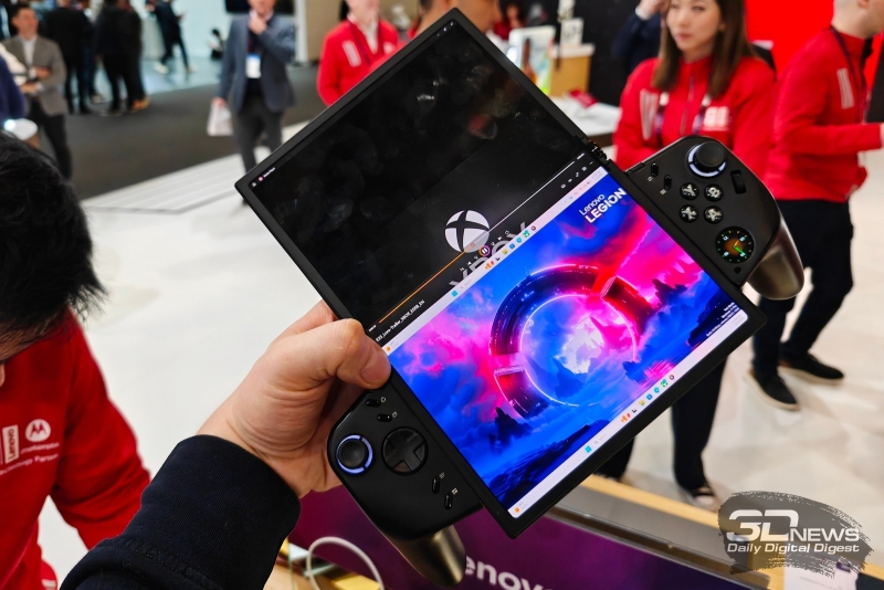 Робофон, модульный ноутбук, смартфон с прикуривателем и не только: чем удивила MWC 2026