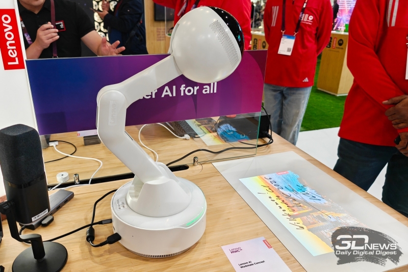 Робофон, модульный ноутбук, смартфон с прикуривателем и не только: чем удивила MWC 2026