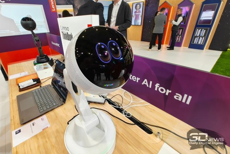 Робофон, модульный ноутбук, смартфон с прикуривателем и не только: чем удивила MWC 2026