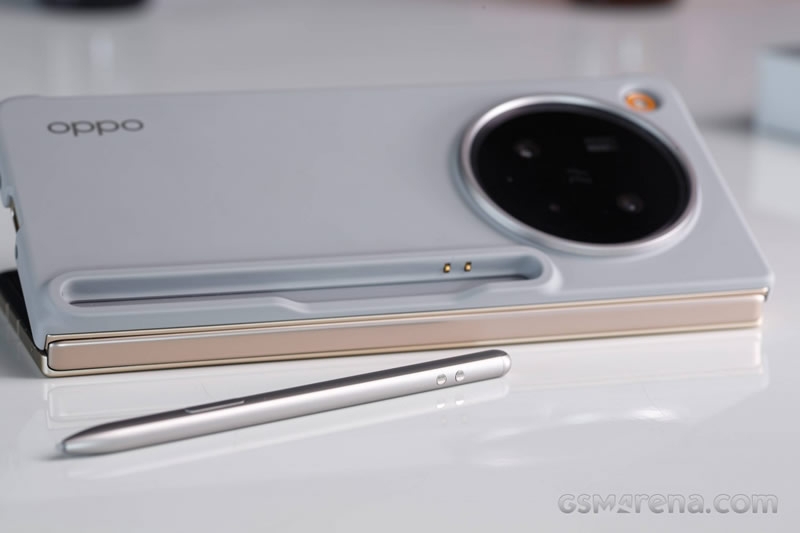 Складной смартфон Oppo Find N6, релиз которого намечен на 17 марта, получил ранний обзор и распаковку