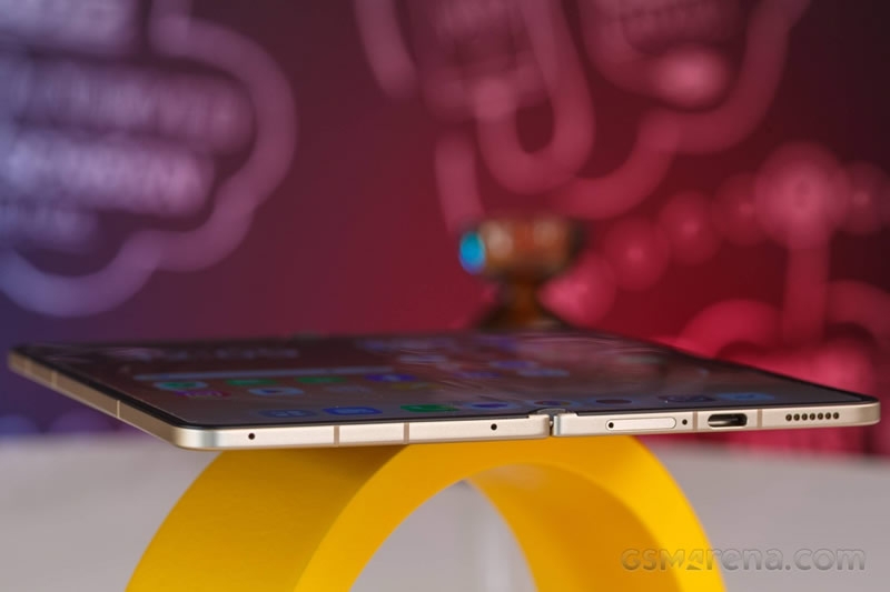 Складной смартфон Oppo Find N6, релиз которого намечен на 17 марта, получил ранний обзор и распаковку