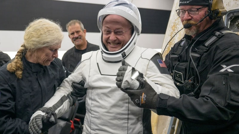 Стала известна причина экстренной эвакуации астронавта с МКС &mdash; он буквально потерял дар речи