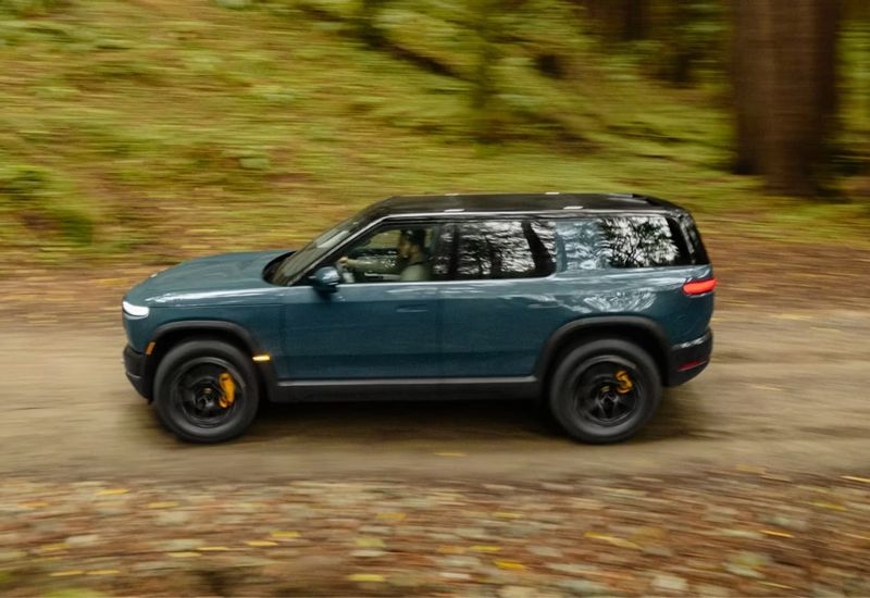 Uber вложит $1,25 млрд в Rivian и закупит до 50 000 электромобилей для роботакси