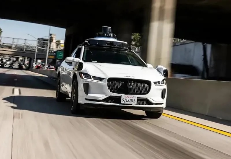 Waymo похвасталась, что её беспилотные такси проехали более 270 млн км без серьёзных происшествий