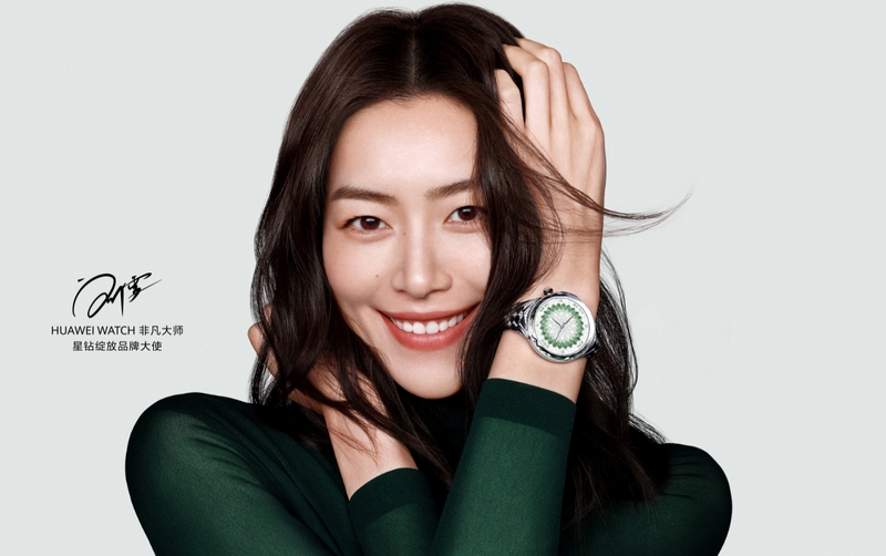 Huawei представила смарт-часы Watch Ultimate Star Diamond Edition с 99 бриллиантами и оценкой риска гипергликемии