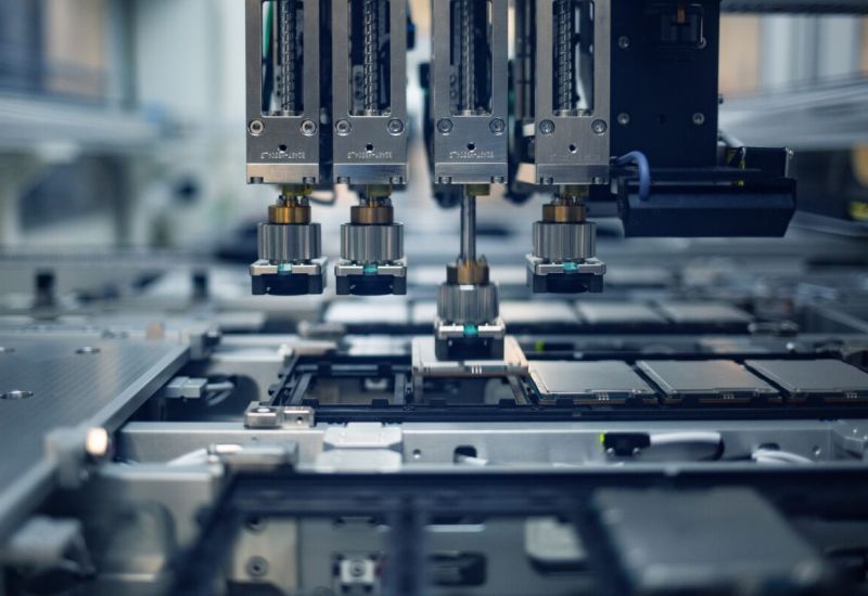 Intel намерена заполучить миллиардные заказы Google и Amazon на упаковку чипов