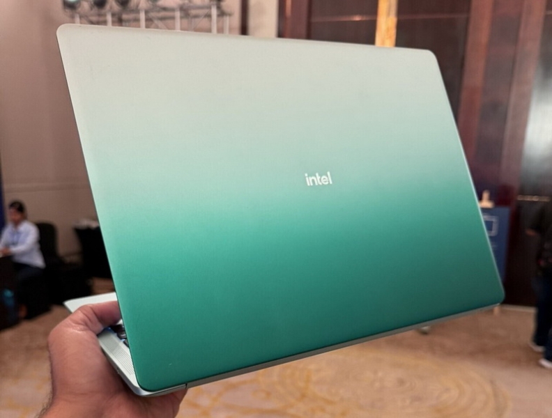 Intel показала эталонный ноутбук на Wildcat Lake&nbsp;&mdash; он похож на MacBook Neo