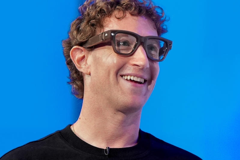 Марк Цукерберг &laquo;перенёс свой рабочий стол&raquo; в лабораторию ИИ