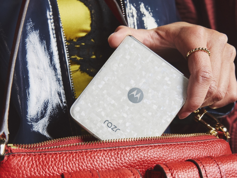 Motorola представила смартфоны-раскладушки Razr 70 и Razr 70 Ultra &mdash; изменений мало, но цены выше