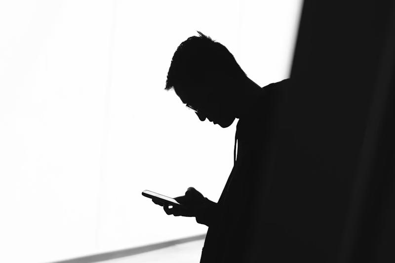 Операторы связи и маркетплейсы начали отговаривать россиян от использования VPN