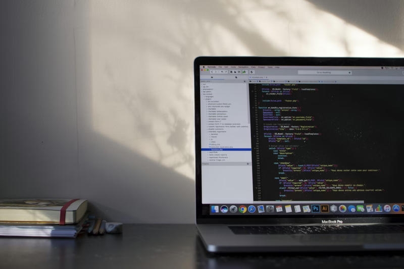Половину программного кода Google уже пишет ИИ &mdash; и его станет больше