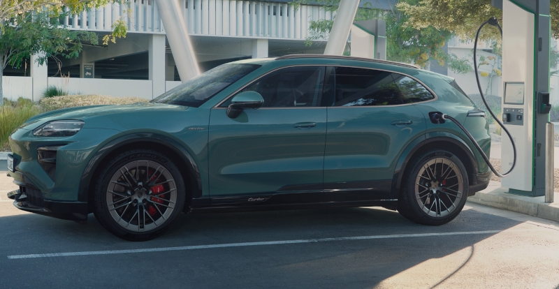 Porsche представила электрический Cayenne с мощностью до 1139 л. с. и разгоном до сотни за 2,4 с