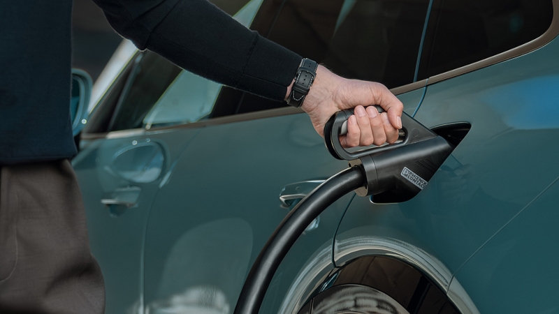 Porsche представила электрический Cayenne с мощностью до 1139 л. с. и разгоном до сотни за 2,4 с