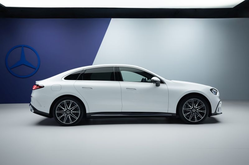 Представлен полностью электрический Mercedes-Benz С-класса с запасом хода 762 км