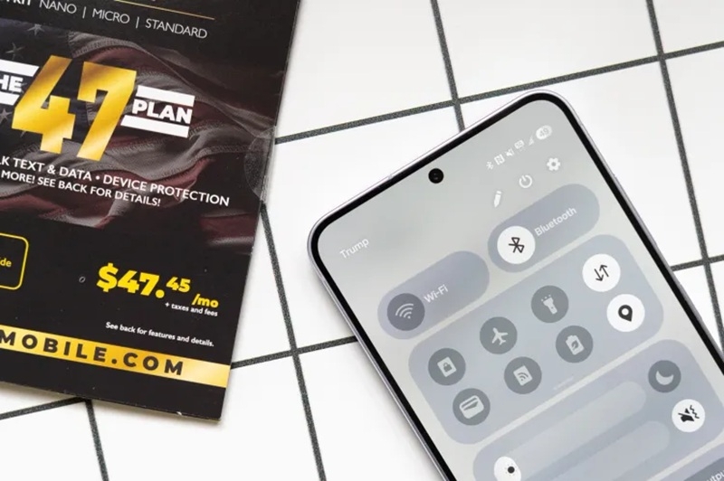 Смартфон Trump Mobile T1 показался в новом дизайне &mdash; с флагом США, но без &laquo;Сделано в США&raquo;