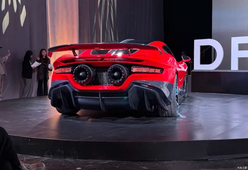 Сотня за секунду: Dreame показала гиперкар с реактивными ускорителями и твердотельной тяговой батареей