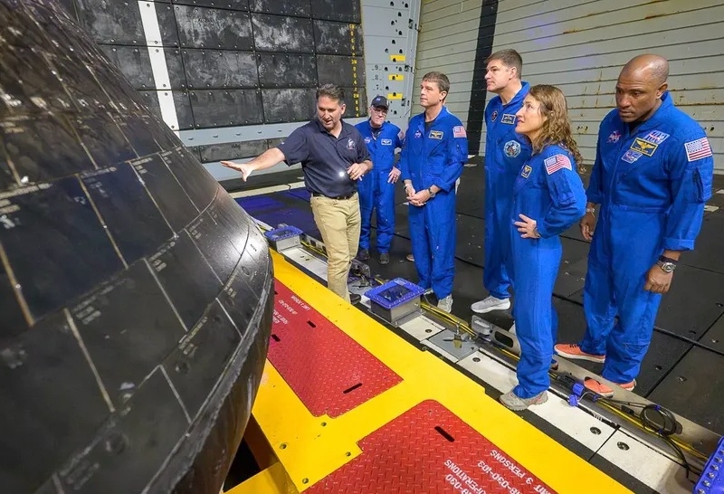 &laquo;Теплозащитный экран выглядел великолепно&raquo;: астронавты Artemis II осмотрели капсулу после возвращения на Землю