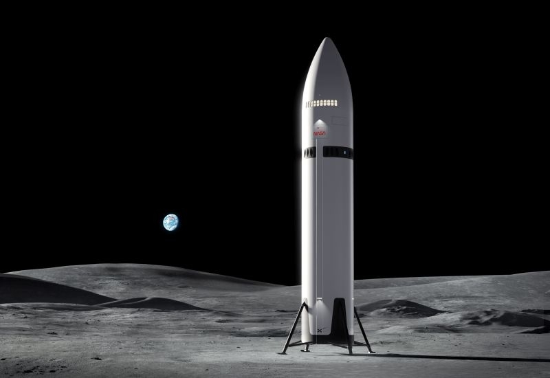 В следующем десятилетии люди начнут жить и работать на Луне, пообещал глава стартапа Voyager Technologies