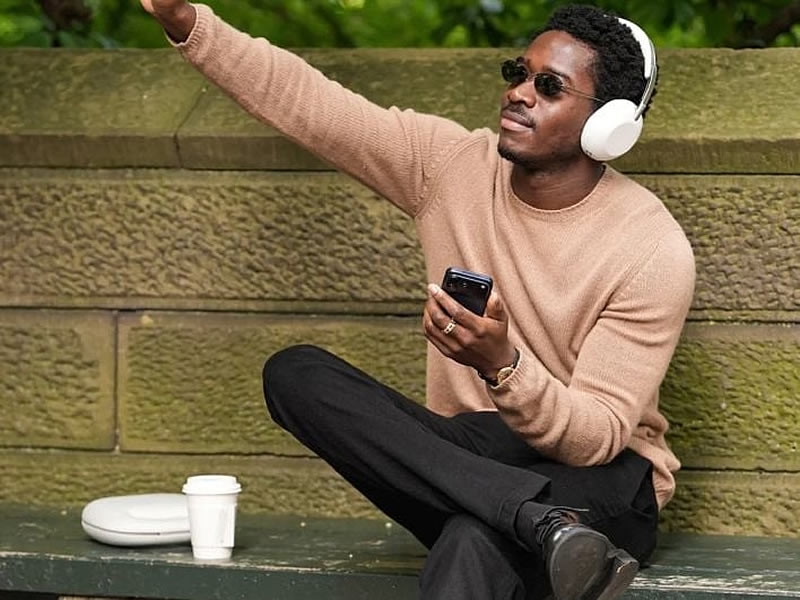 Актёр засветил грядущие наушники Sony WH-1000XX &mdash; премиальная модель обойдётся в $649