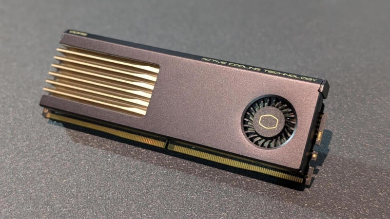 Cooler Master и G.Skill представили толстый модуль DDR5 со встроенным активным охлаждением