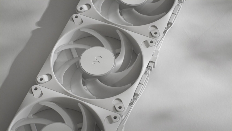 Fractal Design представила 120- и 140-мм вентиляторы Dynamic 3 с RGB-подсветкой и без