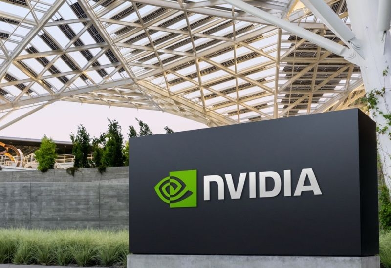 Глава Nvidia признал, что компания сдала китайский рынок конкурирующей Huawei