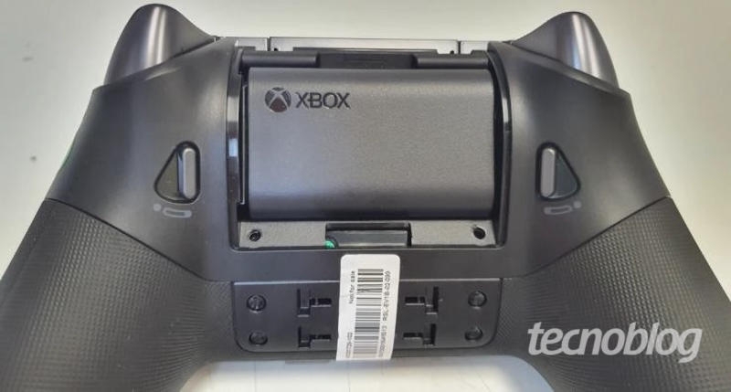 Microsoft готовит флагманский геймпад Xbox Elite Series 3 с колёсиками и Wi-Fi