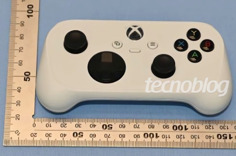 Microsoft готовит компактный Xbox-контроллер для облачного гейминга