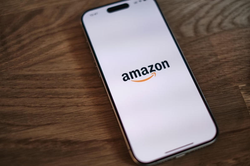 Панос Панай из Amazon прокомментировал слухи о смартфоне и всех запутал