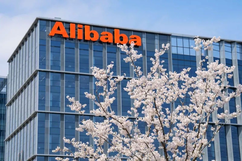Прибыль Alibaba рухнула на 84 %, но гендир назвал отдачу от ИИ &laquo;абсолютно очевидной&raquo;