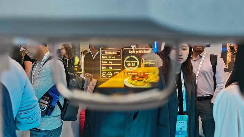 Samsung Display показала линзы для умных очков с micro-OLED, способные отображать полупрозрачное видео