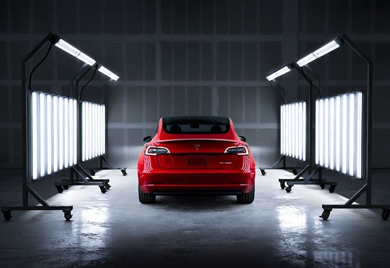Tesla издевается над фанатами, внезапно отложив церемонию вручения последних Model S и Model X