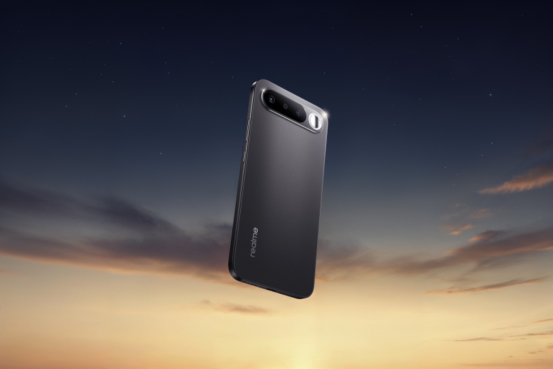 В России стартовали продажи смартфона Realme 16 5G с селфи-зеркалом у основной 50-Мп камеры &mdash; от 33 тыс. рублей