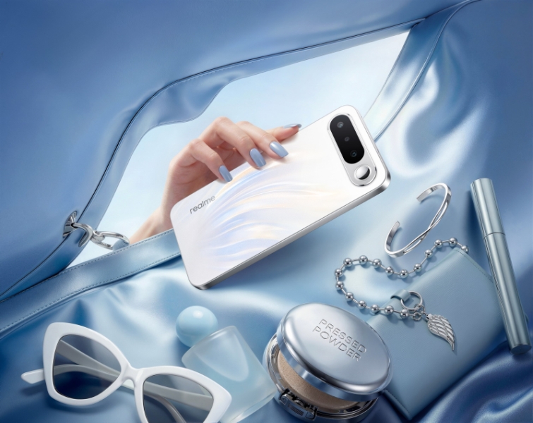 В России стартовали продажи смартфона Realme 16 5G с селфи-зеркалом у основной 50-Мп камеры &mdash; от 33 тыс. рублей