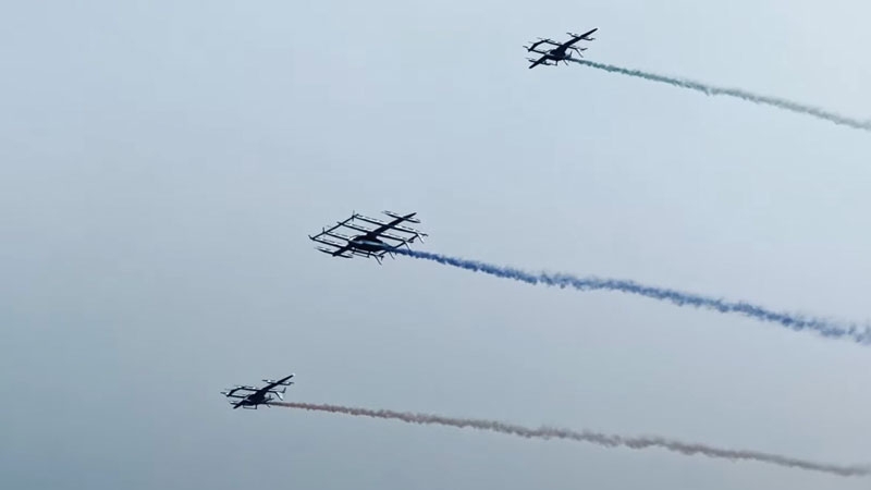 Видео: китайский 5-тонный eVTOL от AutoFlight впервые полетал строем с аппаратами поменьше