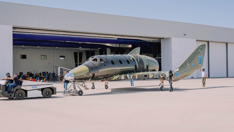Virgin Galactic показала строящийся космический корабль для туристов &mdash; запуск планируют на конец 2026 года