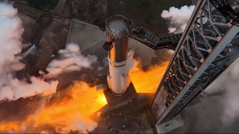 Завершены первые огневые испытания новой версии ускорителя Super Heavy &mdash; SpaceX готова к запуску Starship V3