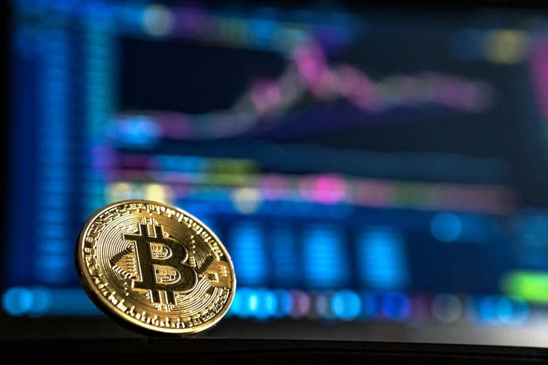 Биткоин в падении снова пробил отметку в $60&nbsp;000, но вскоре подрос