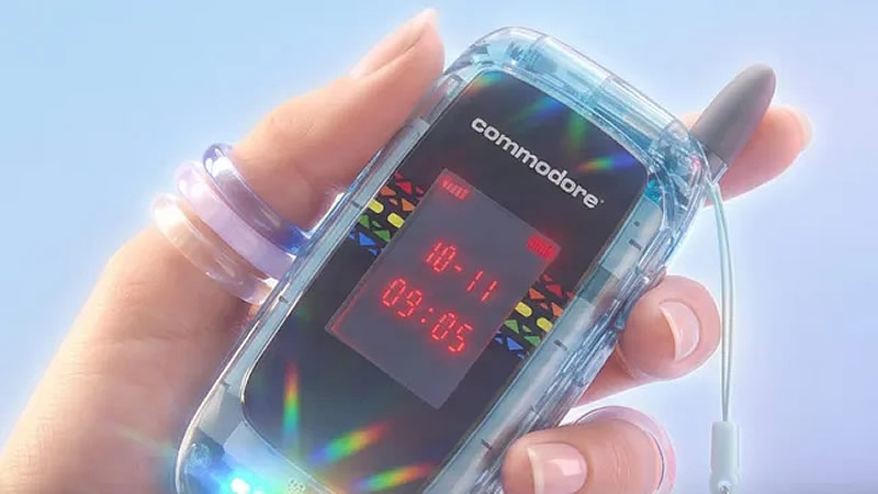Commodore удешевит кнопочный смартфон Callback 8020 на $100 с помощью б/у памяти
