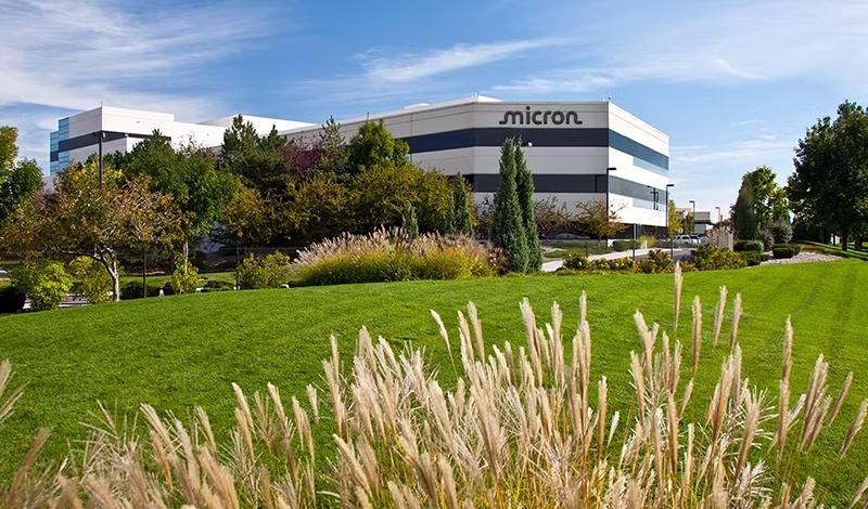 Дешёвой памяти в ближайшие годы можно не ждать: Micron закрепила высокие цены контрактами на $100 млрд