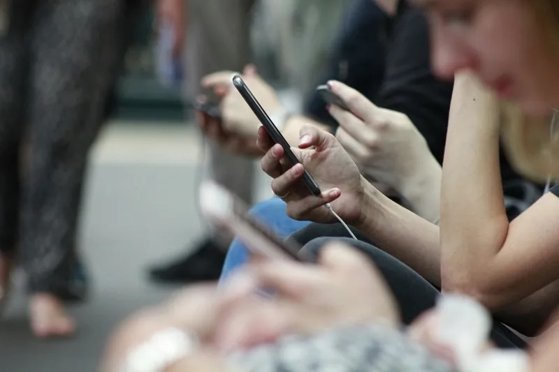 ФАС проверит операторов на законность рекламы 5G &mdash; &laquo;не реализованных в настоящее время технологий&raquo;