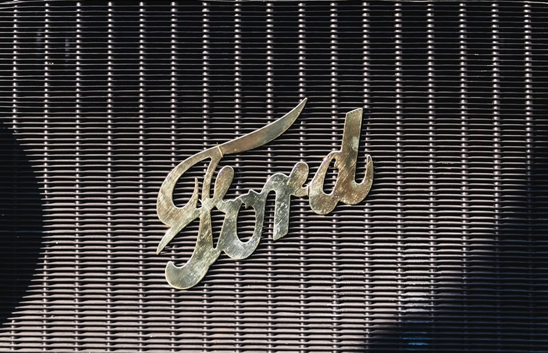Ford вернул уволенных инженеров для исправления ошибок, которые наделал ИИ