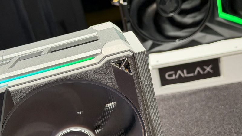 Galax показала концепт GeForce RTX 6090 Hall of Fame &mdash; четыре вентилятора и кристаллы Swarovski