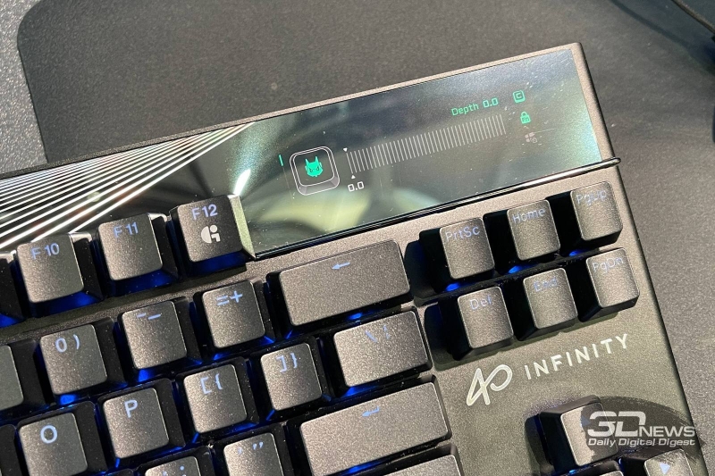 Gigabyte представила флагманскую клавиатуру Aorus K10 Infinity с OLED-экраном и быструю мышь M10 Infinity